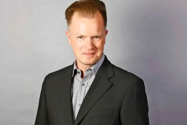 Arturo López Gavito debuta como escritor