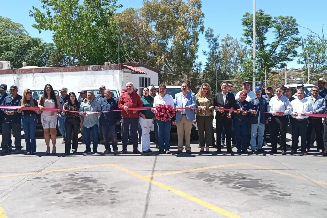 Entrega Alcalde flota vehicular a Oomapas