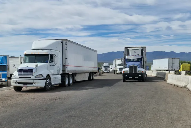 Fallas en la Aduana provoca crisis en transportistas