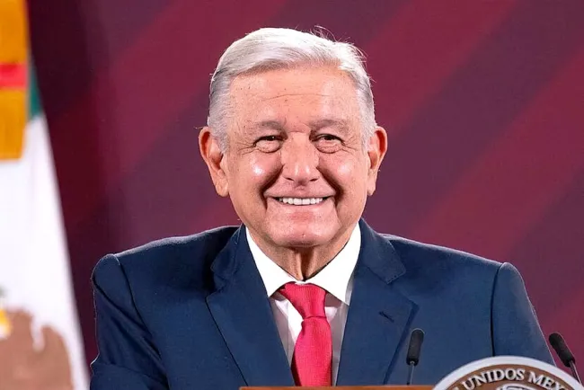 Podría AMLO cambiar gira del adiós por un evento masivo en el Zócalo de la CDMX