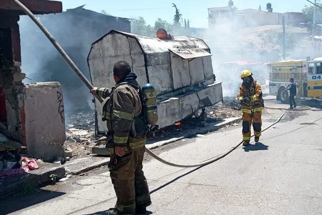 Provoca incendio grandes daños en colonia Esperanza