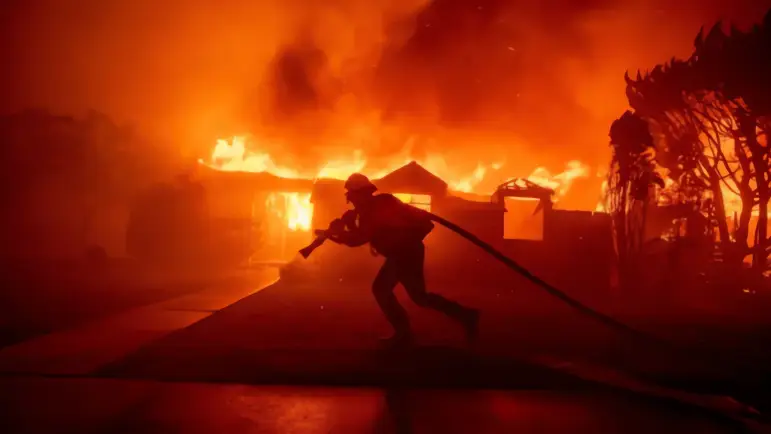 Condenan a 36 años de prisión por los incendios de iglesias en Douglas
