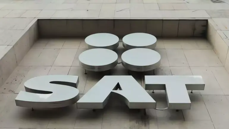 SAT y jóvenes: Navegando las finanzas sin riesgos fiscales
