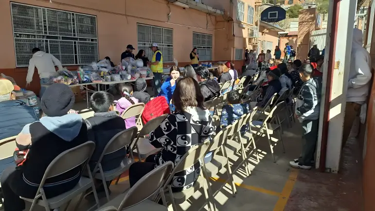 Rotarios de Nogales apoyan a estudiantes de la primaria Vicenta Ocaranza
