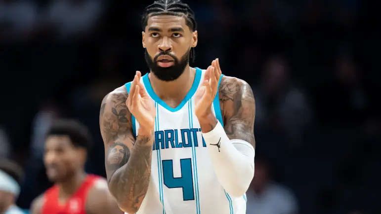 Suns adquieren a Richards; Okogie se une a los Hornets
