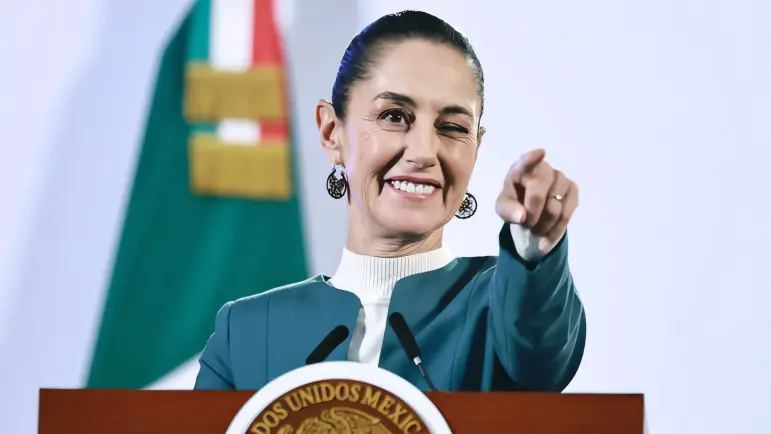 Sheinbaum niega vínculos con "Emilia Pérez" y defiende la imagen de México

