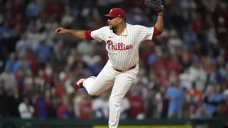 Estévez firma con Reales: contrato de 2 años y $22 millones
