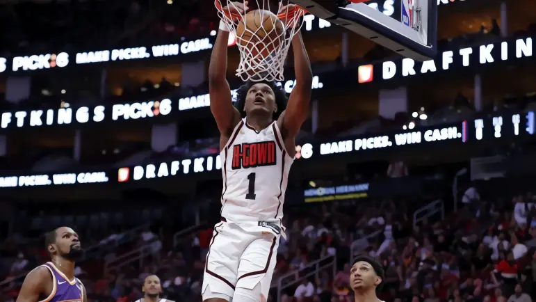 Amen Thompson lidera remontada de Rockets sobre Suns con triple-doble
