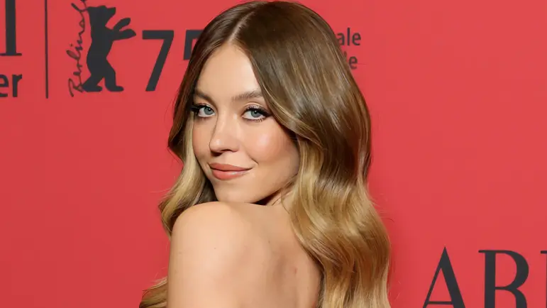 Sydney Sweeney retrasa su boda: ¿Problemas en el paraíso?
