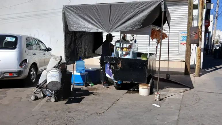 Reordenamiento de vendedores ambulantes avanza 70%
