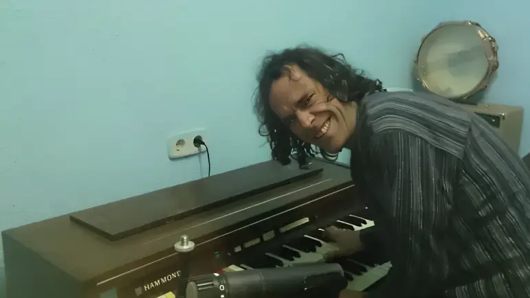 Fallece Sergio Cisneros, tecladista de Mägo de Oz
