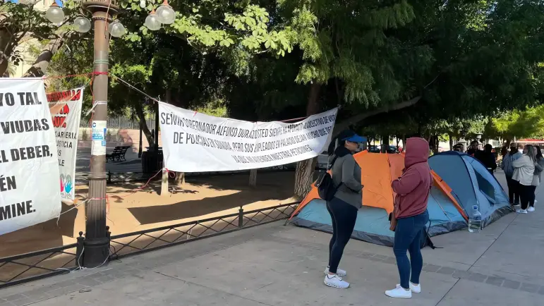Apoyo a Viudas de Policías de Sonora
Gobierno de Sonora lanza programa de apoyo a viudas de policías
Programa de apoyo para familias de policías caídos en Sonora
Sonora apoya a familias de policías fallecidos
Ayuda gubernamental para viudas de policías en Sonora
Atención integral a viudas de policías en Sonora
Protección social para viudas de policías de Sonora
Plan de apoyo para familias de policías caídos en Sonora
Bienestar para viudas de policías de Sonora
Sonora: programa de asistencia para