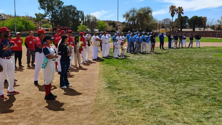 Nogales: Homenaje y nueva temporada de béisbol
