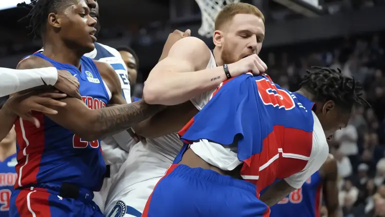 Explosión en la NBA: Timberwolves vs. Pistons
