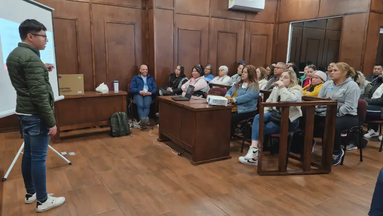 INE capacita a funcionarios de casilla para la elección judicial
