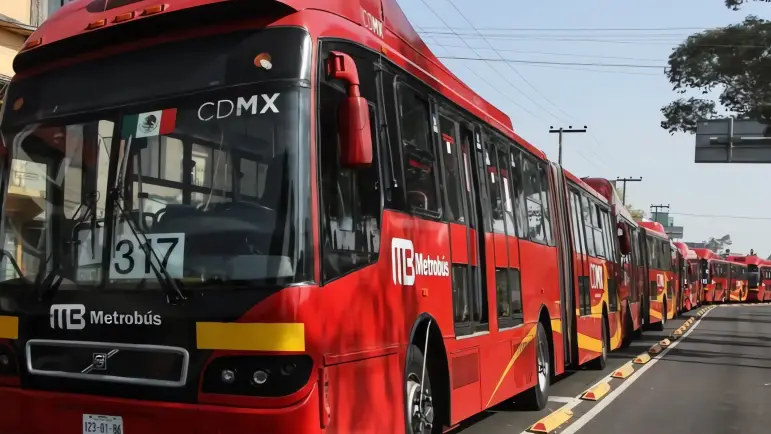 Capacitación antidiscriminación LGBT+ obligatoria para el transporte público de CDMX

