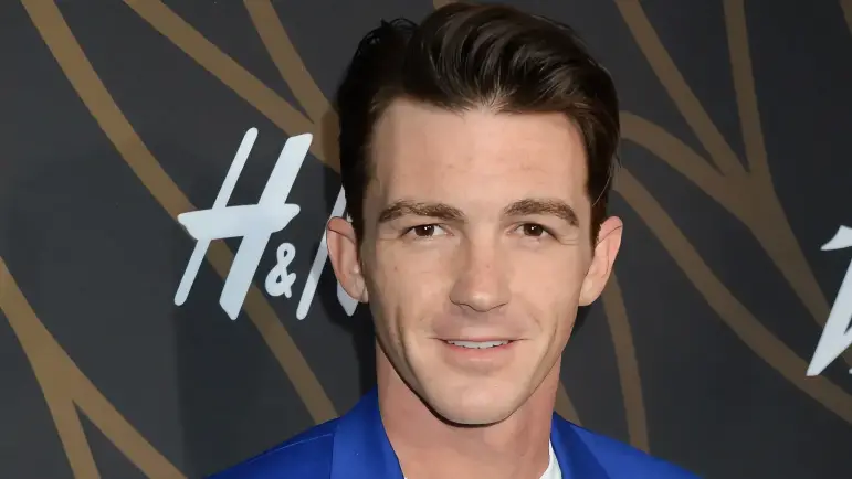 Drake Bell despide a su ingeniero de sonido durante concierto en Puebla
