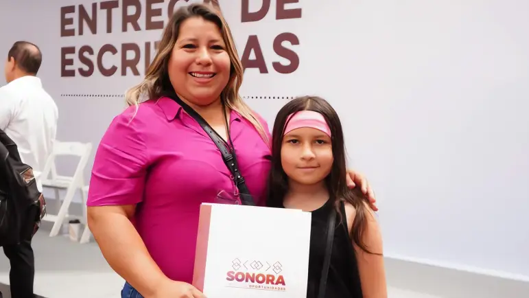 Gobierno entrega escrituras gratuitas a 250 familias sonorenses
