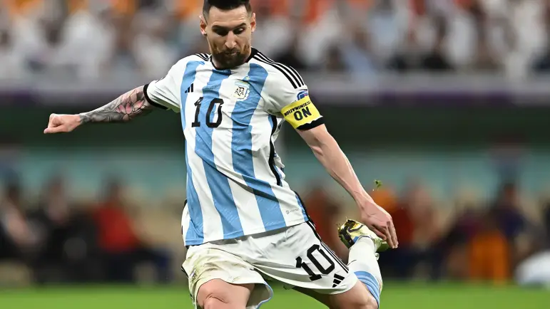 Argentina depende de Messi en junio
