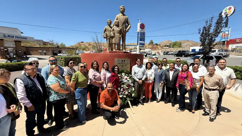 Nogales conmemora el Día del Maestro recordando a sus educadores fallecidos
