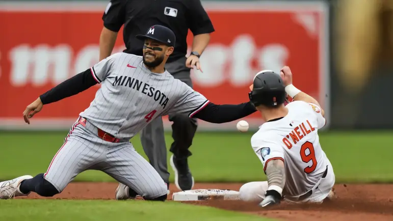 Fuertes conmociones sacuden a Correa y Buxton
