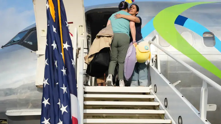 EEUU inicia vuelos de deportación voluntaria de migrantes
