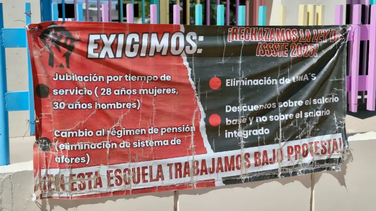 Maestros de Sonora prolongan la huelga
