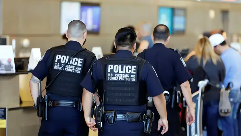 El control de seguridad en aeropuertos de EE. UU.: ¿Seguridad vs. libertades civiles?
