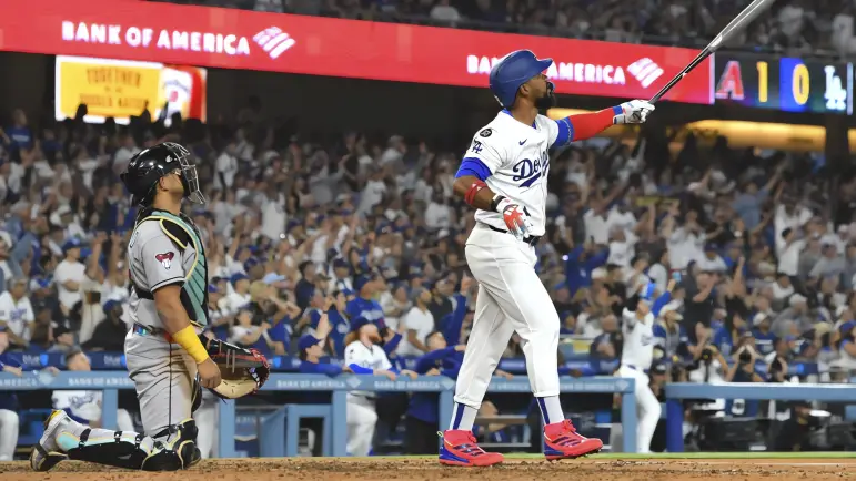 Hernández dispara jonrón para la victoria de Dodgers sobre Diamondbacks
