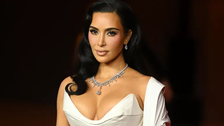 Banda condenada por robo de joyas de $10 millones a Kim Kardashian

