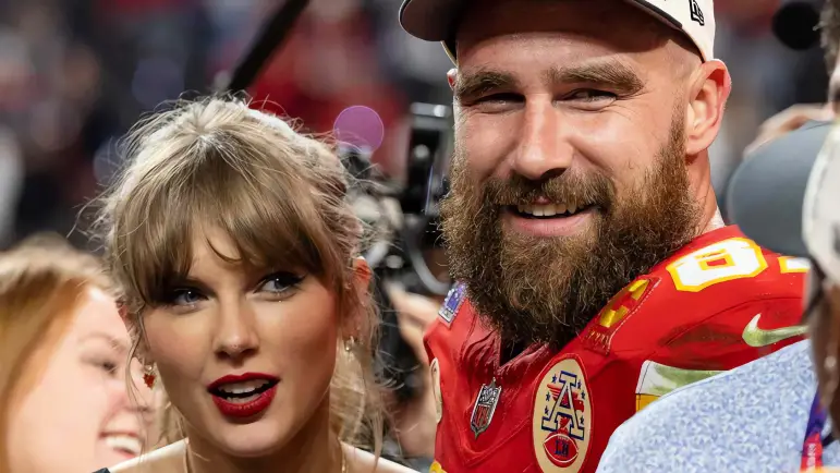 Taylor Swift apoya a Travis Kelce en la pretemporada de la NFL
