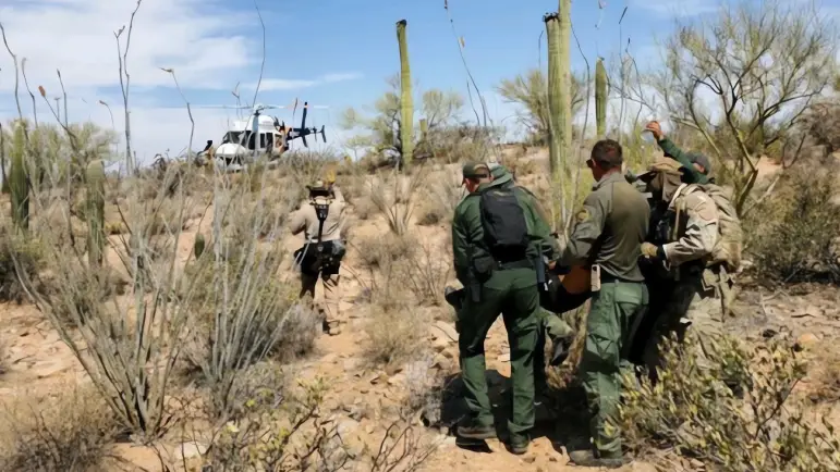 Tres inmigrantes sobreviven milagrosamente en el desierto de Arizona
