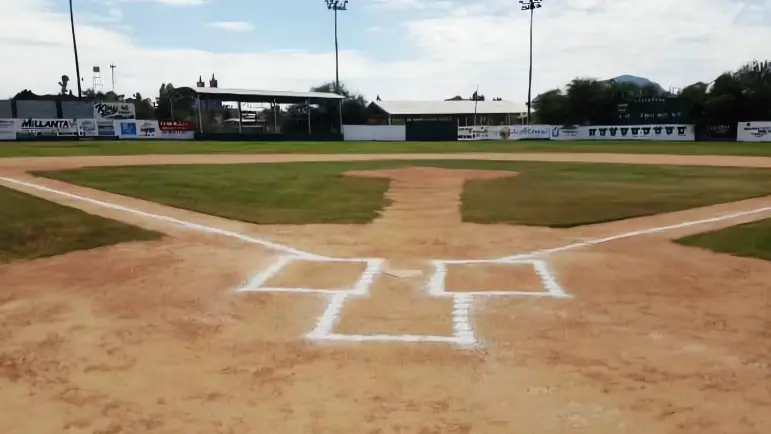 Magdalena se juega el pase estatal de beisbol
