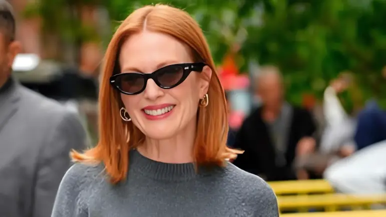 Julianne Moore deslumbra con Bottega Veneta en la Semana de la Moda de Nueva York
