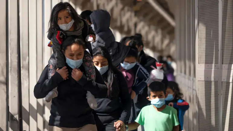 Embarazada y mexicana, lucha contra la deportación en EUA
