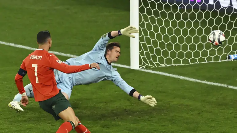 Doblete de Ronaldo guía a Portugal a la victoria sobre Alemania
