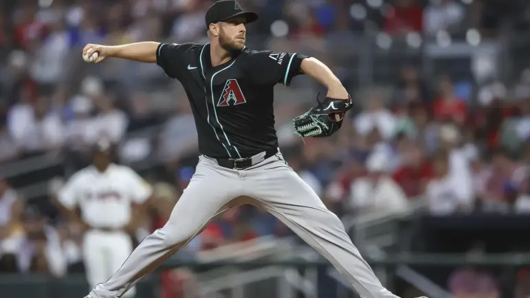 Diamondbacks y Mariners: Batalla en el Desierto
