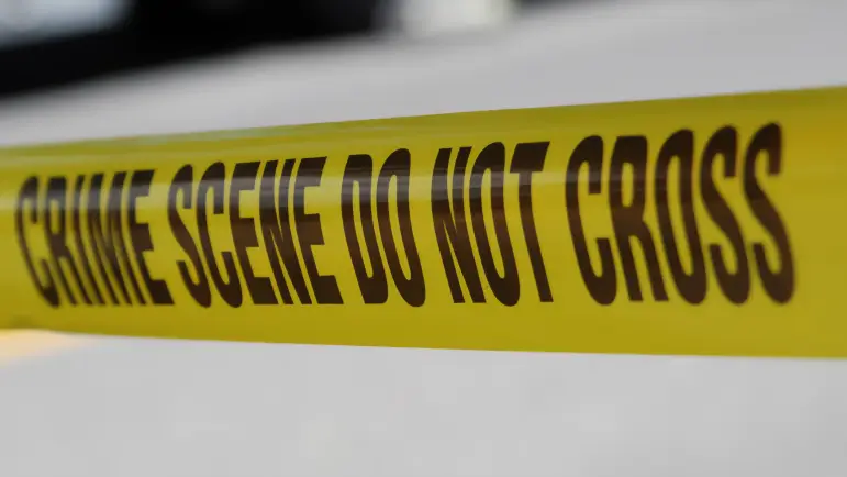 Hermano mata a hermana en Phoenix; padre arrestado
