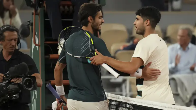 Alcaraz, a la final de Roland Garros por lesión de Musetti
