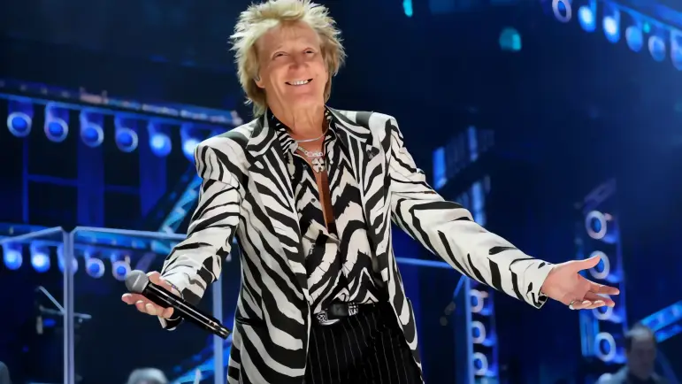 Rod Stewart pospone conciertos por enfermedad

