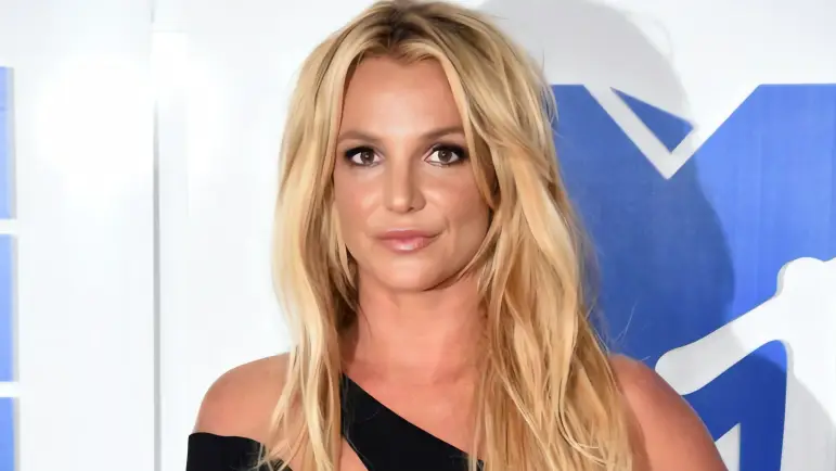 Britney Spears lanza explosivas acusaciones contra sus exparejas
