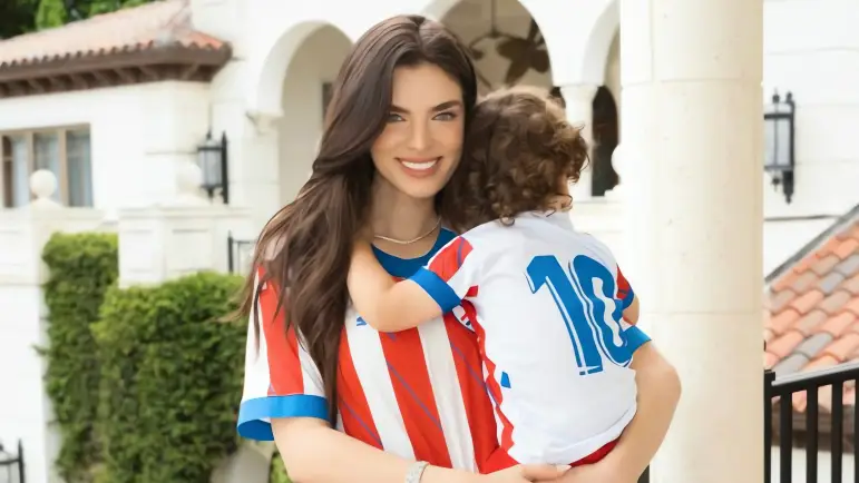 Nadia Ferreira y Marc Anthony: ternura albirroja
