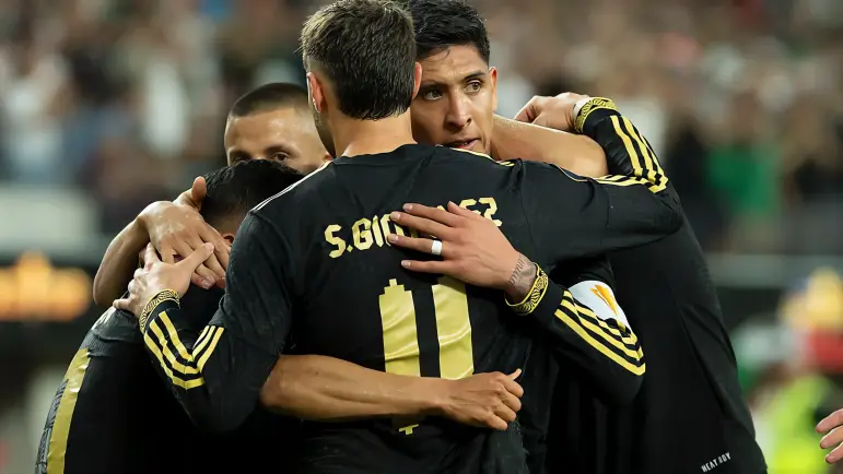 México avanza a semifinales tras vencer 3-2 a Dominicana en la Copa Oro
