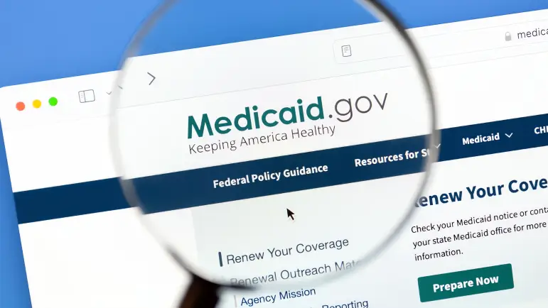 Senadores acusan uso indebido de datos de Medicaid en deportaciones
