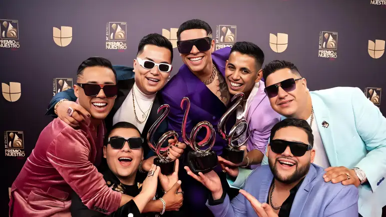 Grupo Firme: "Cero Sentimientos" genera polémica
