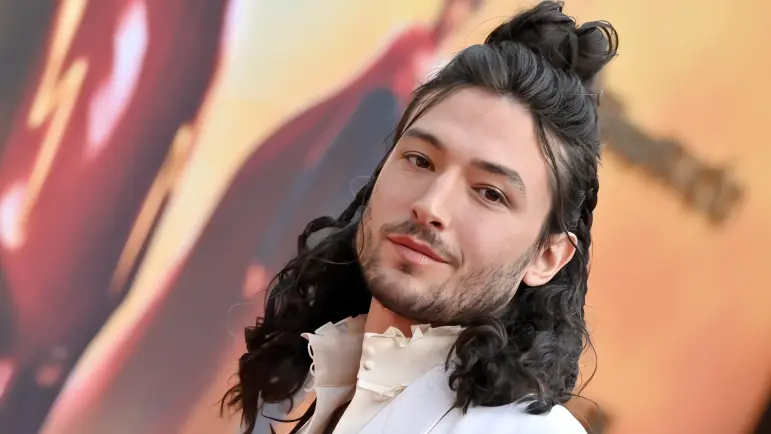 Ezra Miller: Una relación tentativa con el cine
