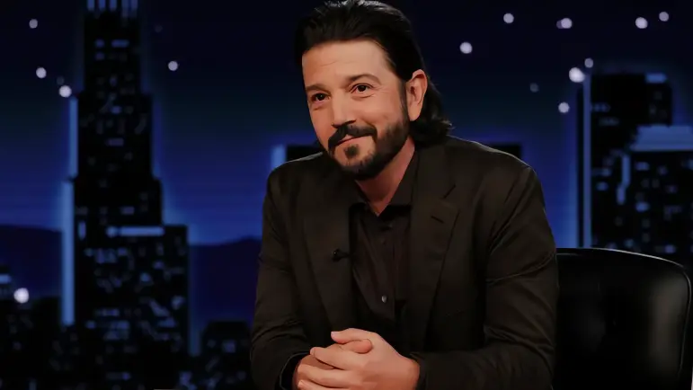Diego Luna critica la política migratoria de Trump en su presentación de 'Jimmy Kimmel Live!'
