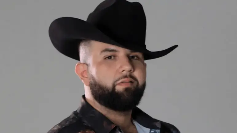 Carín León: "De Compás" se convierte en himno LGBTQI+
