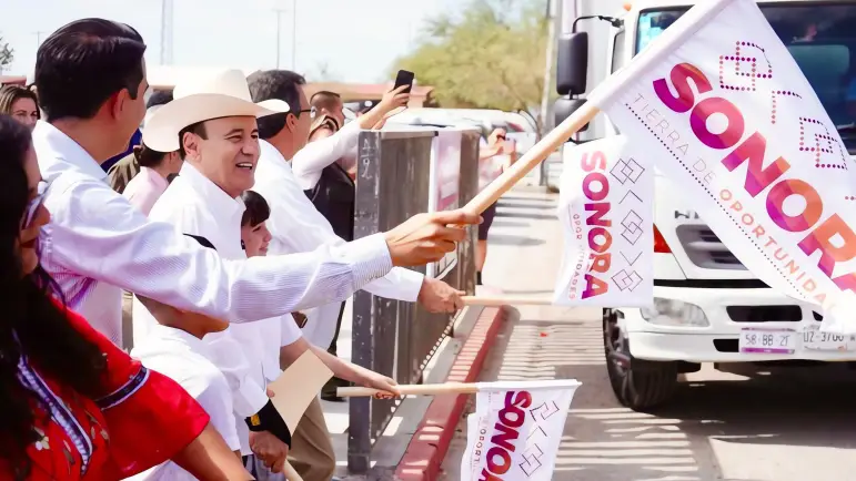 Desayunos y libros de texto gratuitos para estudiantes

