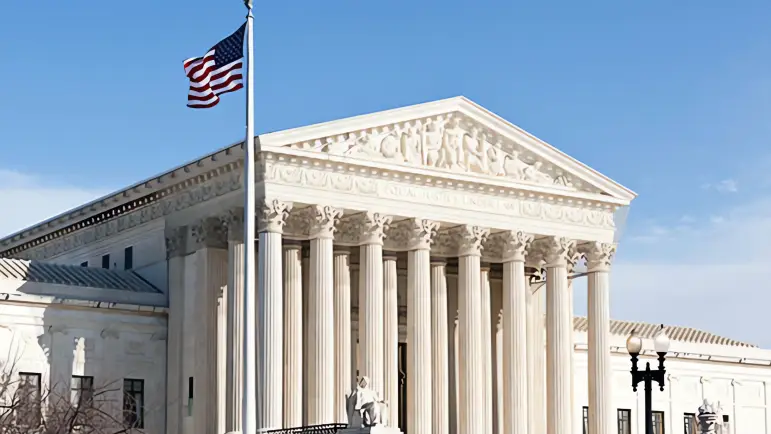 Tribunal Supremo permite a padres censurar contenido LGTBIQ+ en escuelas
